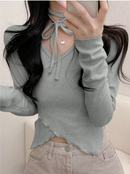 薄めタイ付きニット　グレー　着画