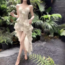 ストラップレスドレス